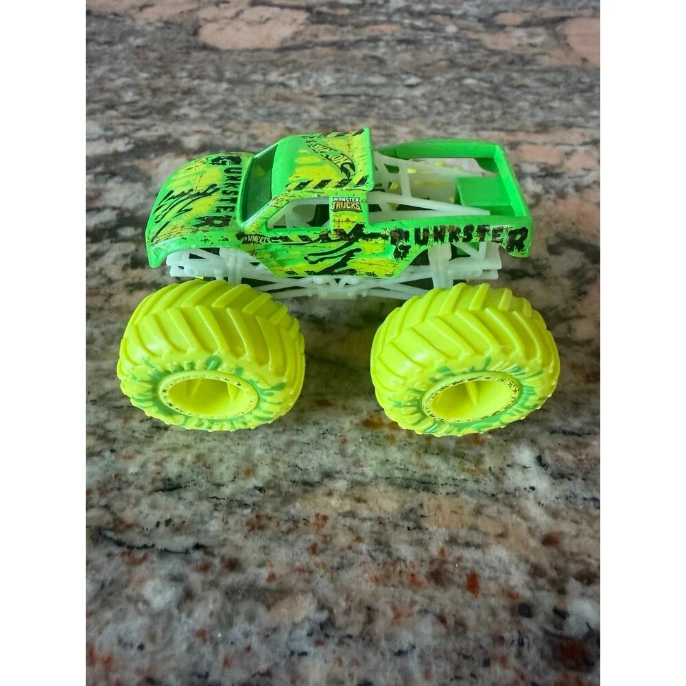 Hot Wheels Monster Trucks Gunkster, Glow In The Dark Series, 1:64 Scale,, Rare.